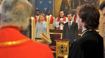 Le président russe a vénéré la Couronne d'épines à Notre-Dame de Paris Le président russe a vénéré la Couronne d'épines à Notre-Dame de Paris