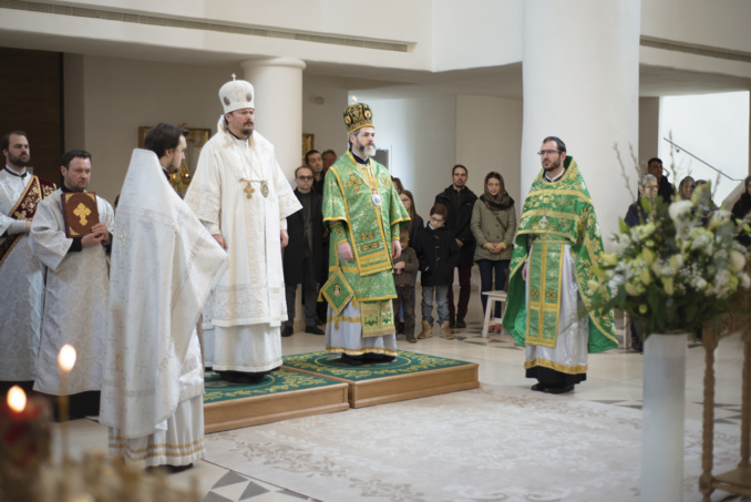 Evêque Nestor et le métropolite Antoine ont célébré la Divine Liturgie en la cathédrale de la Sainte Trinité