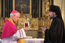 L'évêque de Pontoise a offert au diocèse de Chersonèse des reliques de sainte Geneviève