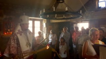 Monseigneur Nestor, évêque de Chersonèse, a célébré une divine liturgie à la paroisse de Vézelay