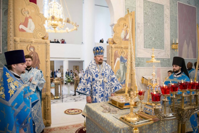 Mgr Nestor a célébré la Divine Liturgie d’avant-fête de l’Exaltation de la Croix