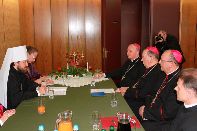 Le métropolite Hilartion se rend au siège de la Conférences des évêques catholiques de Pologne Le métropolite Hilartion se rend au siège de la Conférences des évêques catholiques de Pologne