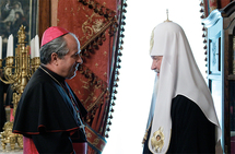 Le patriarche Cyrille de Moscou a reçu le nouveau nonce apostolique en Russie Le patriarche Cyrille de Moscou a reçu le nouveau nonce apostolique en Russie