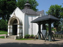 Mgr Nestor a célébré un office des défunts sur la tombe de la grande-duchesse Marie Romanov