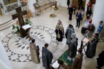 Mgr Jean, métropolite de Chersonèse et d’Europe occidentale, présida les matines du Vendredi Saint avec la lecture des douze évangiles
