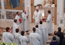 Le Samedi Saint: L'Exarque du Patriarche a célébré les vêpres et la Divine Liturgie en la cathédrale de la Sainte-Trinité
