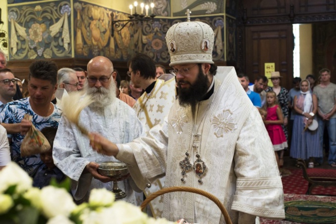 La fête de la Transfiguration du Christ: Exarque du Patriarche de Moscou en Europe occidentale a célébré la Divine liturgie en la cathédrale Saint Nicolas à Nice La fête de la Transfiguration du Christ: Exarque du Patriarche de Moscou en Europe occidentale a célébré la Divine liturgie en la cathédrale Saint Nicolas à Nice