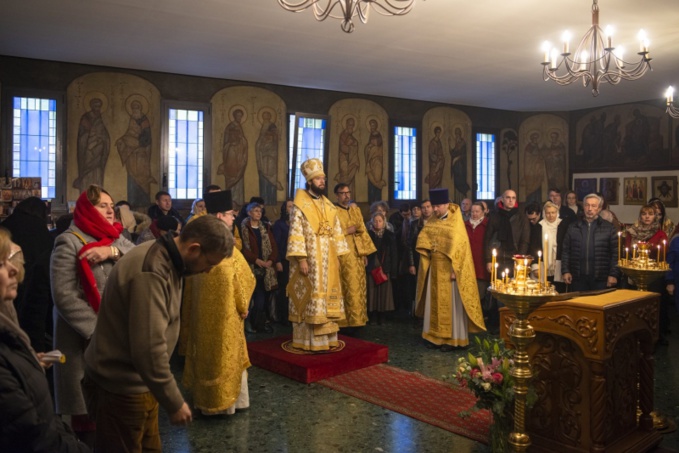 Mgr Antoine, exarque du patriarche, a célébré la Divine liturgie à la cathédrale des Trois Saints Docteurs à Paris Mgr Antoine, exarque du patriarche, a célébré la Divine liturgie à la cathédrale des Trois Saints Docteurs à Paris