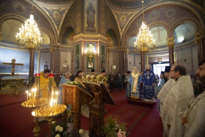 Mgr Jean, chef de l'Archevêché des paroisses de tradition russe, et Mgr Antoine, métropolite de Chersonèse et d'Europe occidentale, ont concélébré la divine liturgie à la cathédrale Saint Alexandre de la Neva