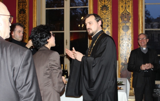 Membre du clergé de la cathédrale  Sainte Trinité présent à la réception du Nouvel An donnée par la mairie du VII arr. de Paris