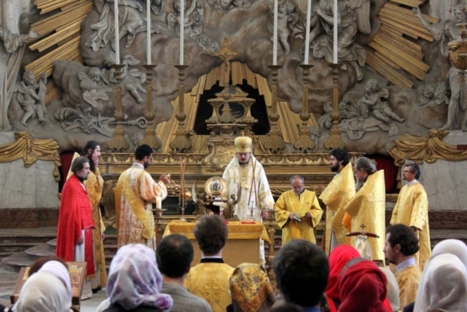 Liturgie orthodoxe à la cathédrale d'Amiens