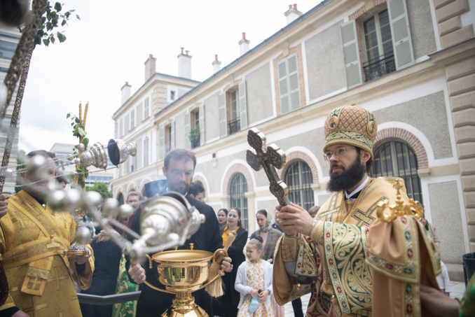 Fête onomastique de la cathédrale de la Sainte Trinité à Paris Fête onomastique de la cathédrale de la Sainte Trinité à Paris