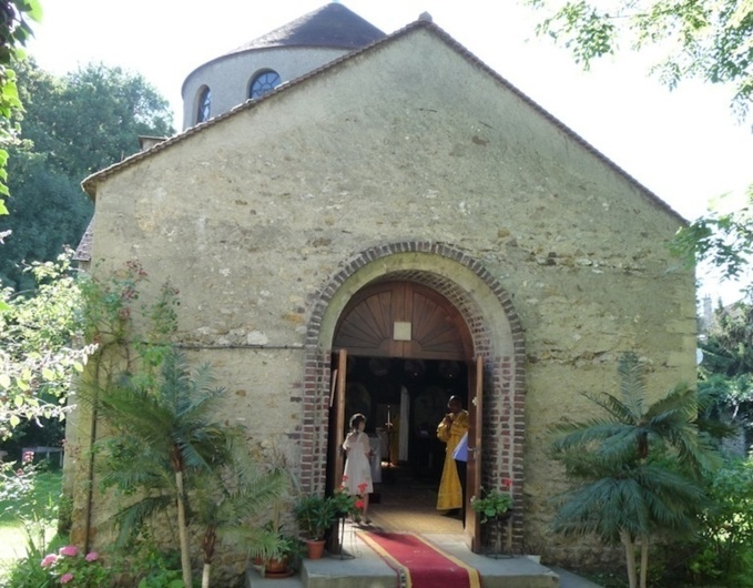 Liturgie épiscopale à l'église Saint-Séraphin-de-Sarov à Montgeron