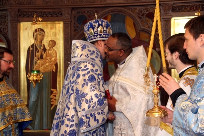 Mgr Nestor ordonne un prêtre pour la communauté orthodoxe en Martinique