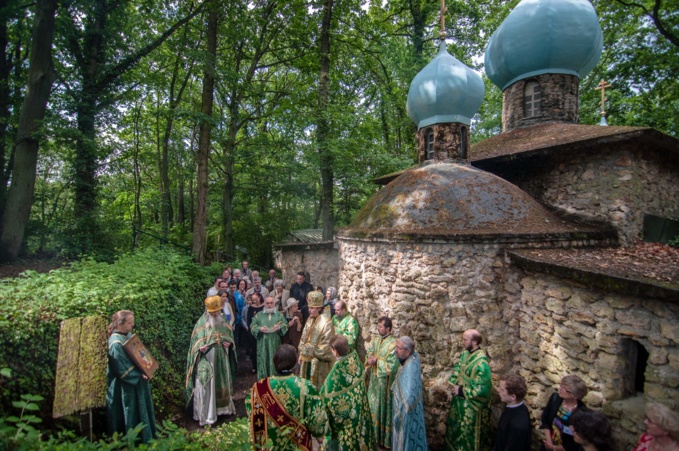 Fête patronale de l'ermitage du Saint-Esprit au Mesnil-Saint-Denis