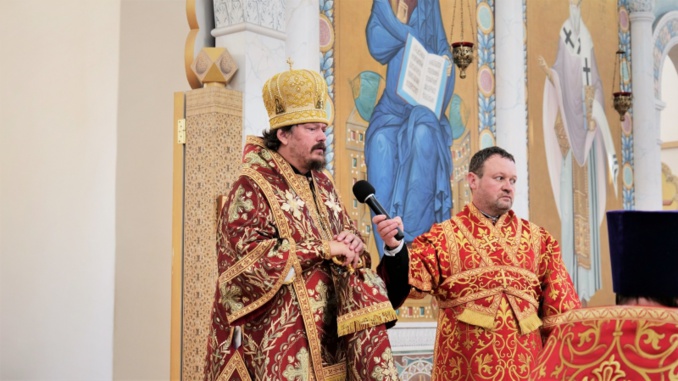 Le jour de la décollation de saint Jean-Baptiste Monseigneur Nestor a célébré la Divine Liturgie en la cathédrale de la Sainte Trinité