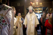 Le métropolite Nestor a célébré la Divine Liturgie en la paroisse Saints-Constantin-et-Hélène à Clamart