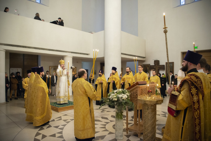 L'exarque du patriarche en Europe occidentale a célébré les vigiles dominicales en la cathédrale de la Sainte Trinité à Paris