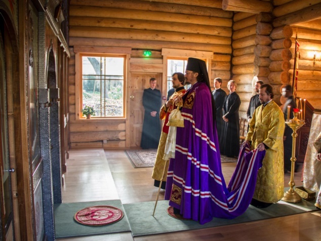 L'évêque Nestor a présidé la célébration de la divine liturgie dans l'église en bois du Séminaire à Épinay-sous-Sénart L'évêque Nestor a présidé la célébration de la divine liturgie dans l'église en bois du Séminaire à Épinay-sous-Sénart