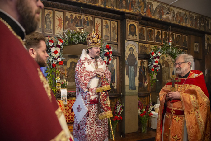 Le Mardi Radieux: Mgr Nestor a célébré la Divine Liturgie en l'église cathédrale des Trois-Saints-Hiérarques à Paris