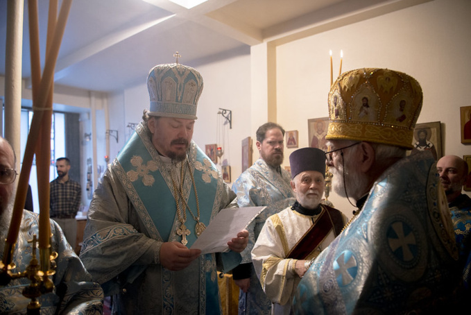 Le recteur de la paroisse parisienne francophone a été distingué par une haute mérite liturgique ecclésiale