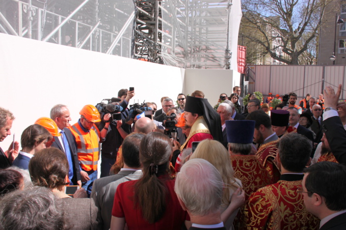 La première pierre de la nouvelle église orthodoxe russe à Paris posée le mardi de Pâques