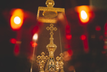 LE CLERGÉ DE LA CATHÉDRALE ONT ÉLEVÉ LES PRIÈRES POUR LES VICTIMES DE L'ATTENTAT À KRASNOGORSK LE CLERGÉ DE LA CATHÉDRALE ONT ÉLEVÉ LES PRIÈRES POUR LES VICTIMES DE L'ATTENTAT À KRASNOGORSK