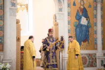 Le Jeudi Saint: Mgr Nestor a célébré la Divine Liturgie en la cathédrale de la Sainte Trinité à Paris