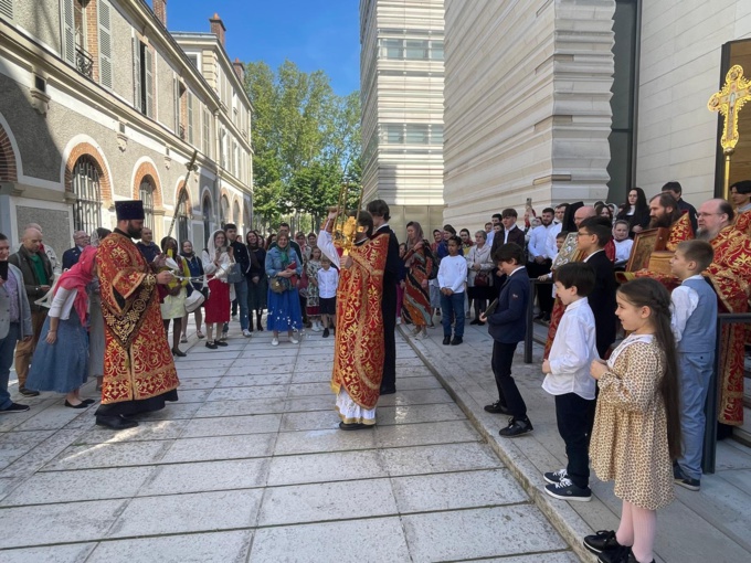 Le sixième festival annuel de Pâques pour enfants s'est tenu à Paris Le sixième festival annuel de Pâques pour enfants s'est tenu à Paris