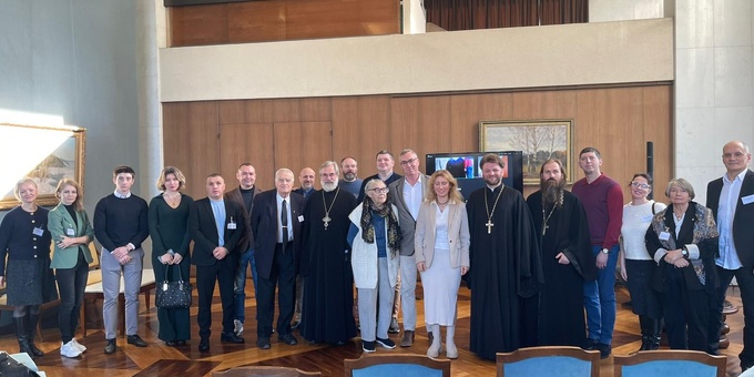 Les clercs du diocèse ont participé au XIIIe Congrès des organisations des compatriotes russes en France Les clercs du diocèse ont participé au XIIIe Congrès des organisations des compatriotes russes en France