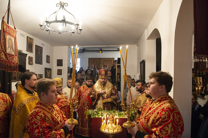 Fête onomastique de la paroisse des Nouveaux martyrs et confesseurs de l'Église russe à Vanves Fête onomastique de la paroisse des Nouveaux martyrs et confesseurs de l'Église russe à Vanves