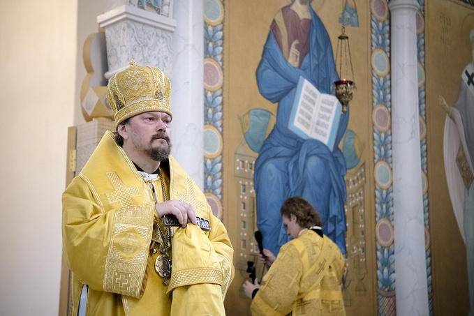 L'Exarque patriarcal a célébré la Divine Liturgie en la cathédrale de la Sainte Trinité à Paris