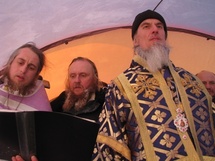 L'archevêque Ignace a célébré une liturgie orthodoxe et un baptême au pôle Nord