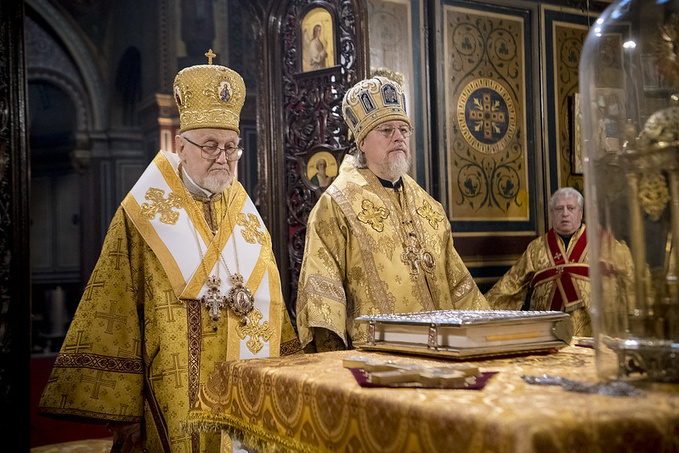 Les métropolites Jean et Marc ont célébré la Liturgie en la cathédrale Saint-Alexandre-Nevsky à Paris Les métropolites Jean et Marc ont célébré la Liturgie en la cathédrale Saint-Alexandre-Nevsky à Paris