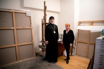 Le métropolite Marc visita l'atelier du peintre Eric Boulatov Le métropolite Marc visita l'atelier du peintre Eric Boulatov