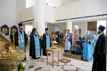 La veille d'Annonciation: L'exarque en Europe occidentale a célébré l'office vespéral de fête en la cathédrale de la Sainte Trinité La veille d'Annonciation: L'exarque en Europe occidentale a célébré l'office vespéral de fête en la cathédrale de la Sainte Trinité