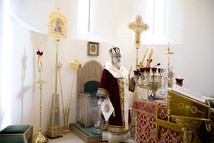 L'Exarque patriarcal a célébré les Grandes vêpres pascales en la cathédrale de la Sainte Trinité