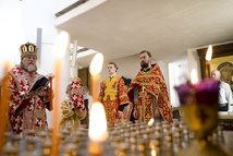 Le métropolite Marc a célébré la Liturgie en la cathédrale de la Sainte Trinité à Paris