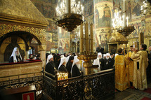 Un office d'action de grâce à la cathédrale de la Dormition de Moscou