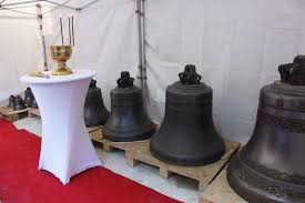 Les 10 cloches de la nouvelle cathédrale orthodoxe quai Branly ont été installées