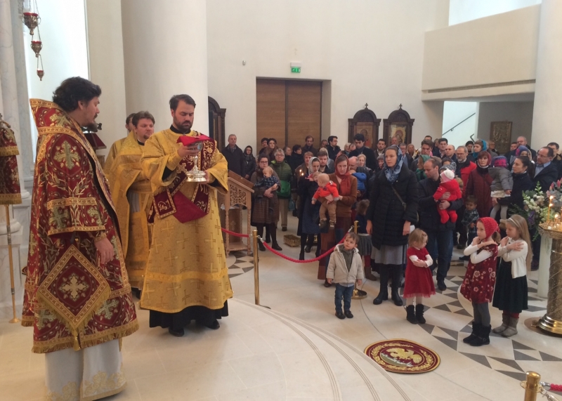 Le jour de la fête des Nouveaux-martyrs russes Mgr Nestor a célébré la Divine Liturgie à l'église Sainte-Trinité Le jour de la fête des Nouveaux-martyrs russes Mgr Nestor a célébré la Divine Liturgie à l'église Sainte-Trinité
