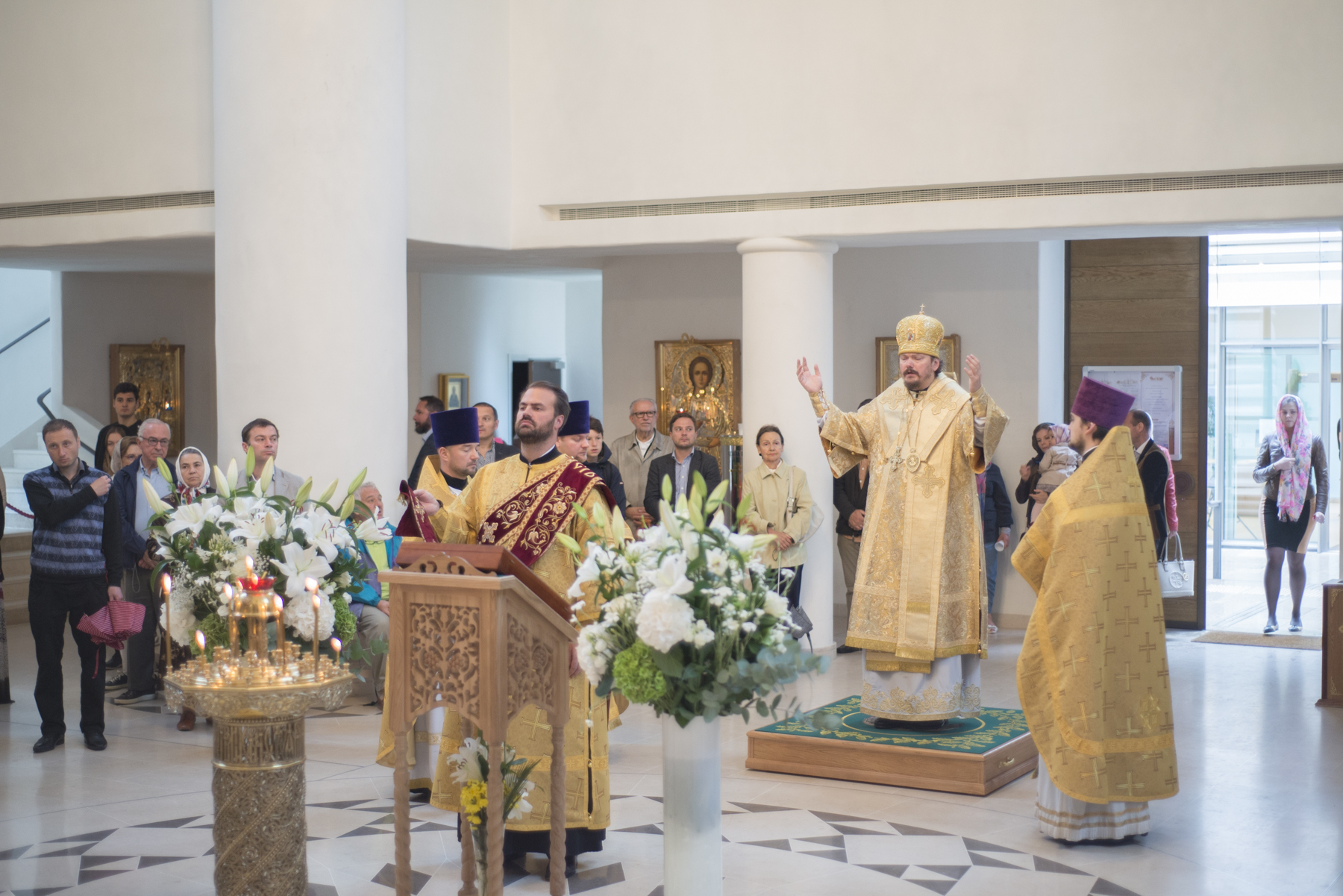 L'évêque Nestor a célébré la Divine Liturgie en la cathédrale de la Sainte-Trinité