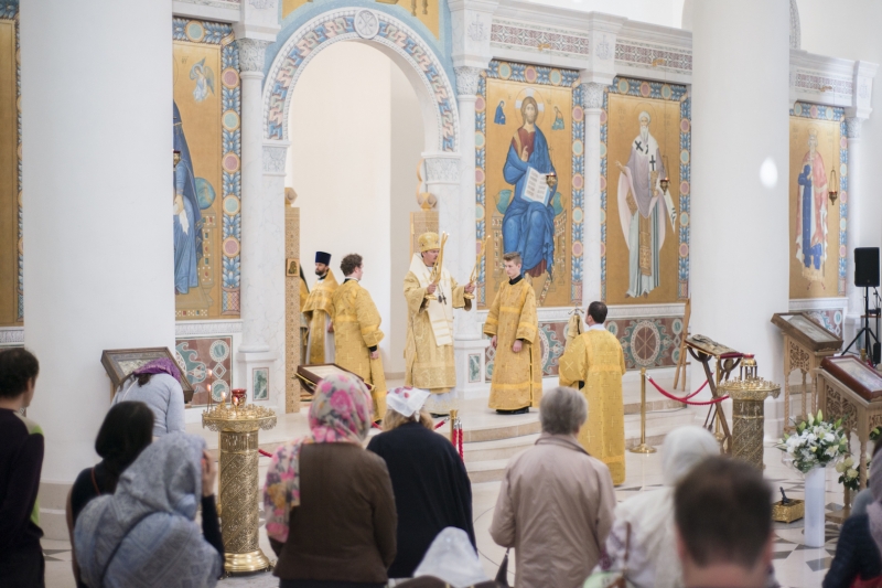 Monseigneur Nestor a célébré la Divine Liturgie en la cathédrale de la Sainte-Trinité