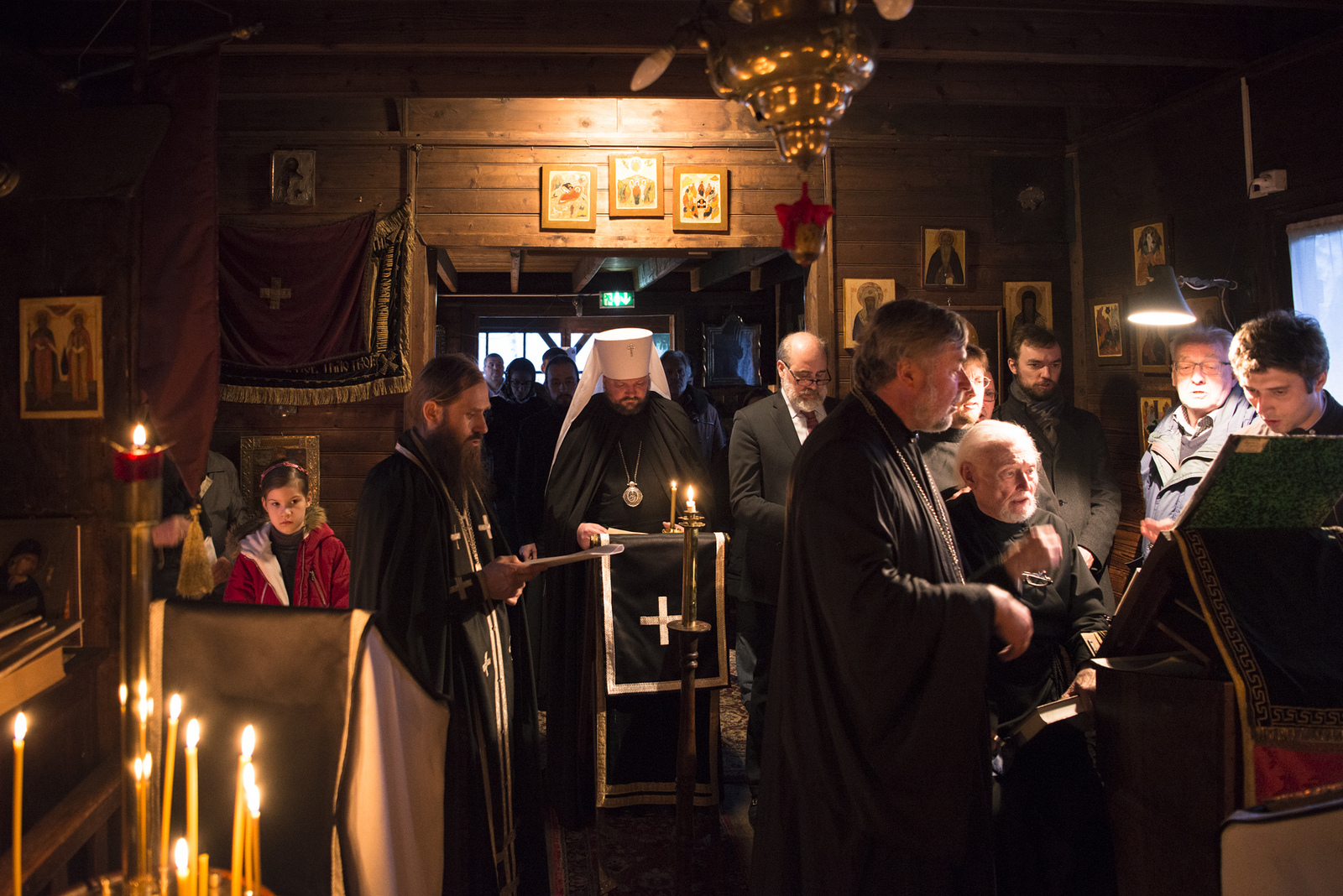 Mgr Jean a présidé la célébration des Grandes Complies avec la lecture du canon de st. André de Crète en l'église des Saints-Constantin-et-Hélène à Clamart