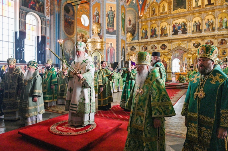 Monseigneur Antoine a pris part à la Liturgie patriarcale célébrée au monastère de Valaam