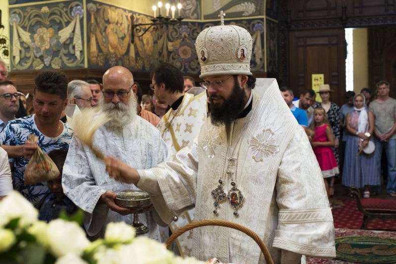 La fête de la Transfiguration du Christ: Exarque du Patriarche de Moscou en Europe occidentale a célébré la Divine liturgie en la cathédrale Saint Nicolas à Nice