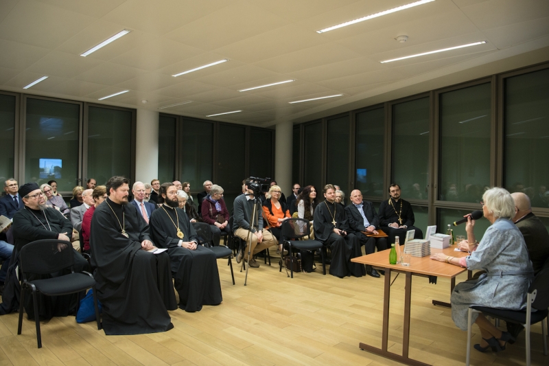 Présentation du livre de Xenia Krivochéine "Des bulbes d'or dans le ciel de Paris" Présentation du livre de Xenia Krivochéine "Des bulbes d'or dans le ciel de Paris"