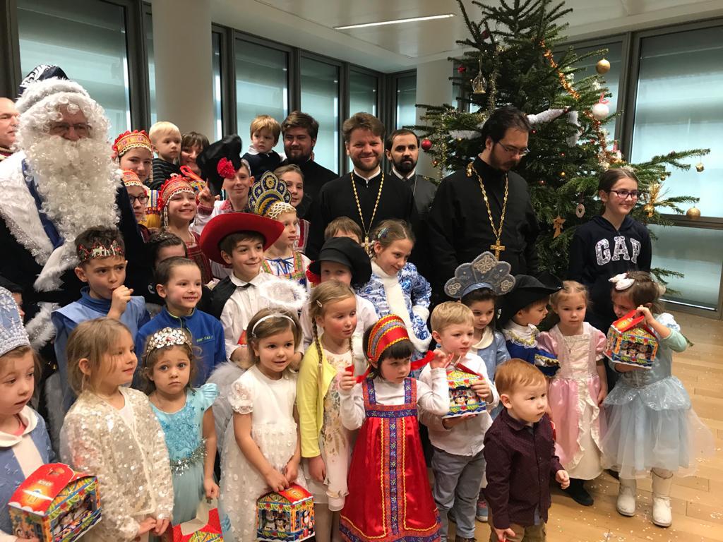 La fête paroissiale de Noël pour les enfants de l’école de catéchisme