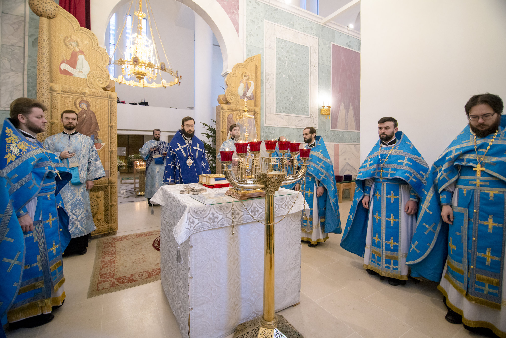 La Synaxe de la Mère de Dieu célébrée par Mgr Antoine et le clergé de la cathédrale de la Sainte Trinité à Paris