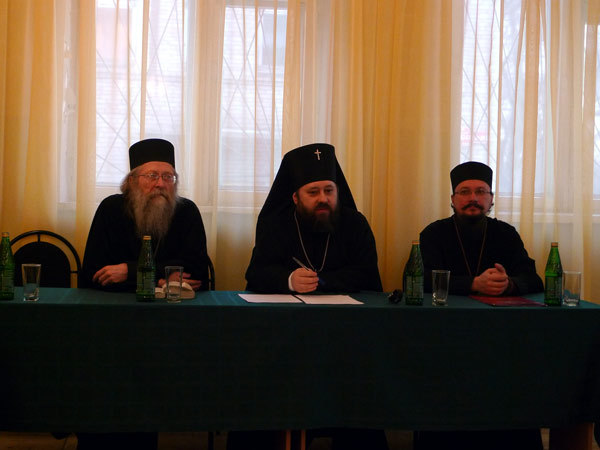L’higoumène Arséniy (Sokolov) a participé au XIe colloque Saint-Innocent à Abakan